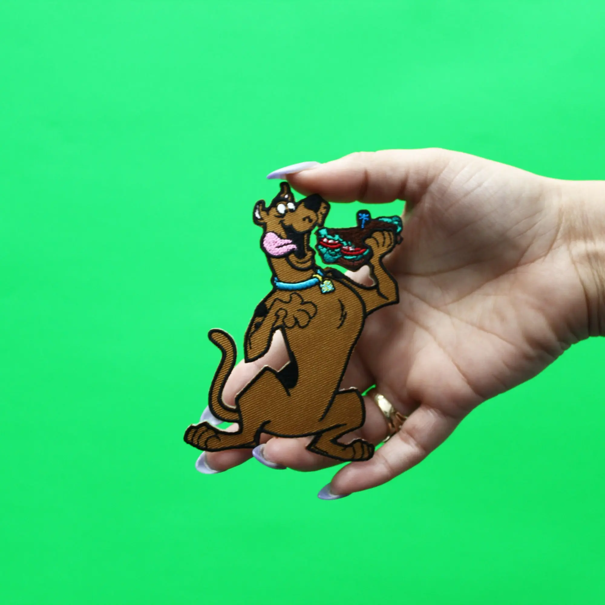 Official Scooby-Doo! Patch Scooby With Sandwich Embroidered Iron On - Image 2
